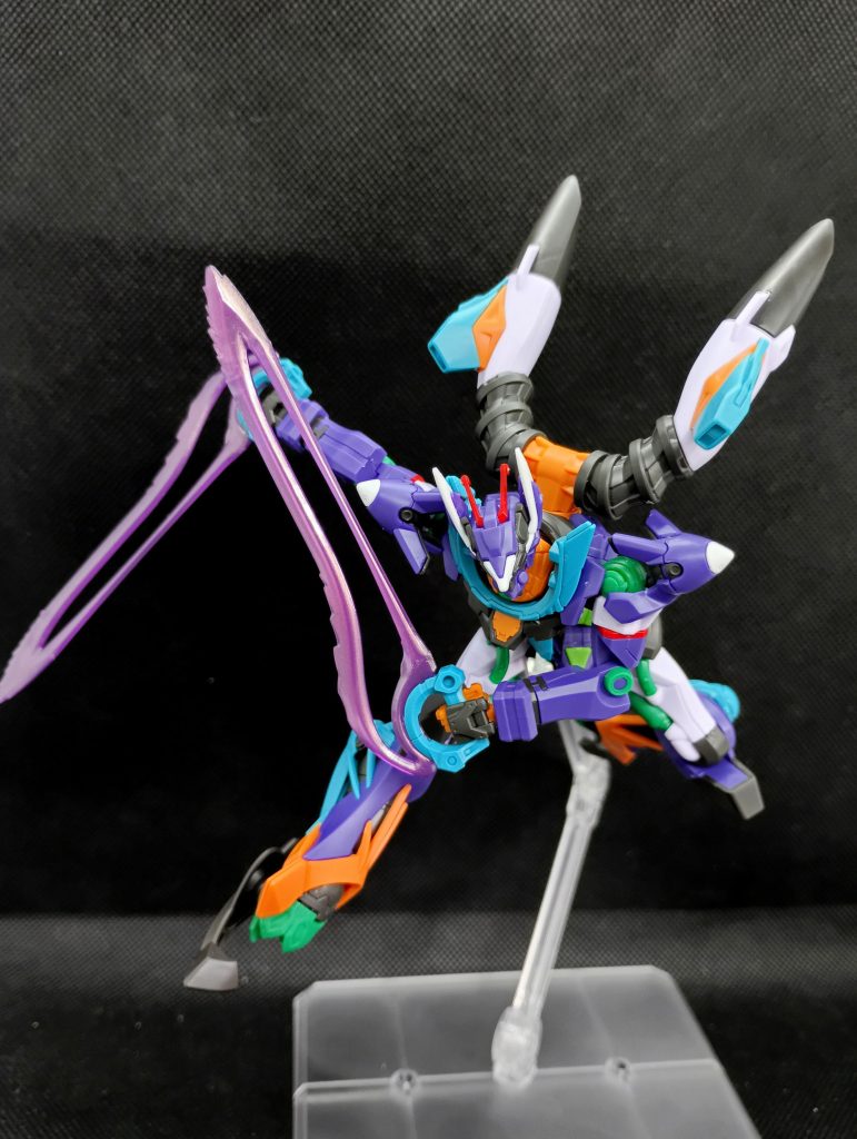 2本のビームサーベルを構えた姿ですニャアンの操縦技術によってアクロバティックに動くジフレドを脳内でイメージしています