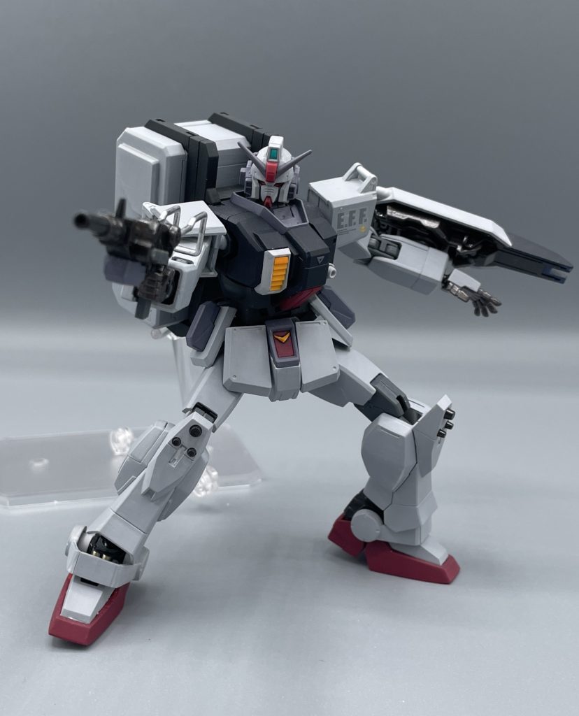 １００ｍｍマシンガン　陸戦型ガンダムには、やはり実弾武装が良く似合いますね。　陸戦型ガンダムは、要するにガンダムの予備パーツの寄せ集めです。そのため、パーツごとの性能はバラバラです。そんな状態で組み上げても、機体ごとの個体差が生まれてしまうので、一定の水準（リミッター）を設けることで、安定稼働を実現させました。　あれですかね？ギリギリ狙えそうな志望校ではなくて余裕を持って一つ下のレベルの学校を受験する的な・・・🤔