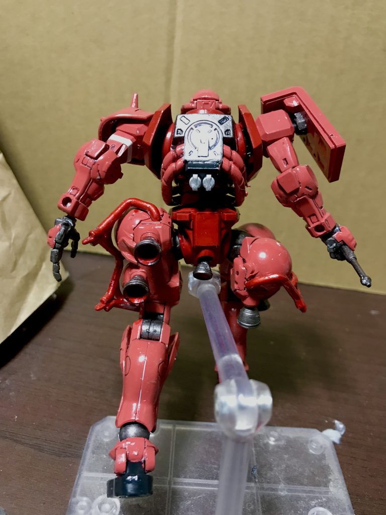 着地、後ろから。最後まで御覧いただきありがとうございました。　　HGシャア専用ザクGQってピンクすぎるのですが皆様どうでしょうか?