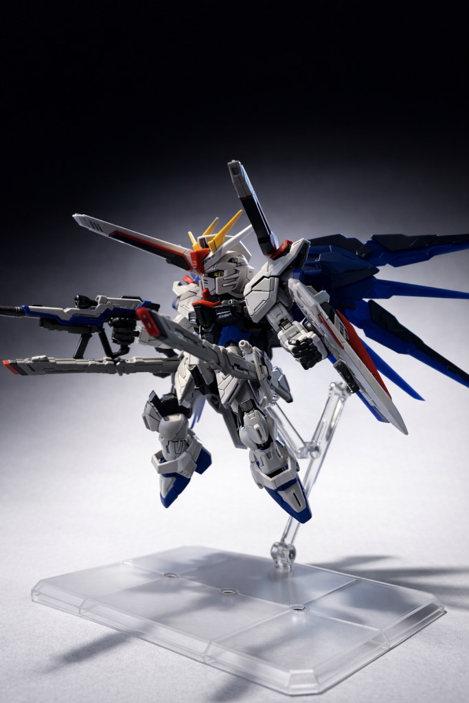 ハイマットフルバースト的なやつこの状態で飾りたいけど、SDとはいえウイングバインダー広げたらもうスペースがありまへん… いつもご覧頂きありがとうございます。