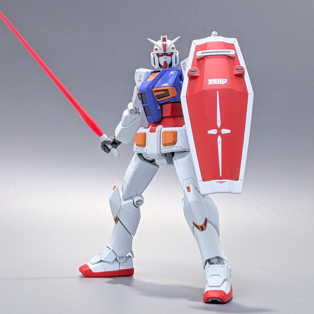 デカールは控えめに。ガンダムデカールのオリジンガンダム用と本の付録のEGガンダム用を使用しました。