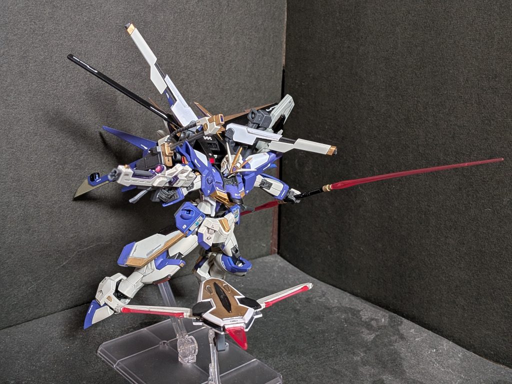 オールレンジとは行かないまでも色んな角度に攻撃可能。ムウなら行けるでしょう。