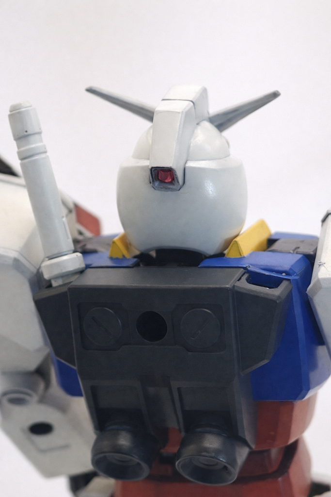 後頭部のカメラも同じくレジンパーツです。