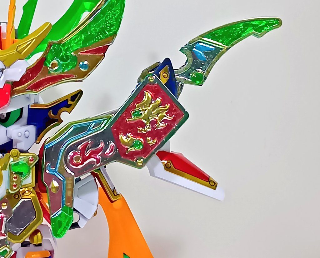 クロームマーカーが乾いた上にリアルタッチマーカーで塗りました