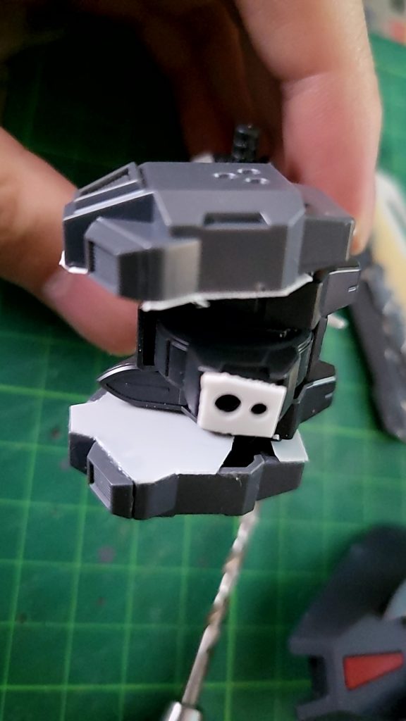 バックパックの左右にスラスター追加