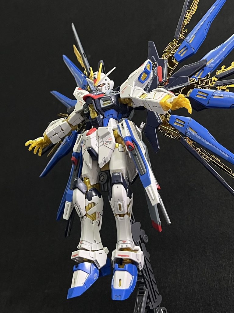 機動兵装ウイングを全開にすると文句なしの見応え＆飾り映えですねぇ