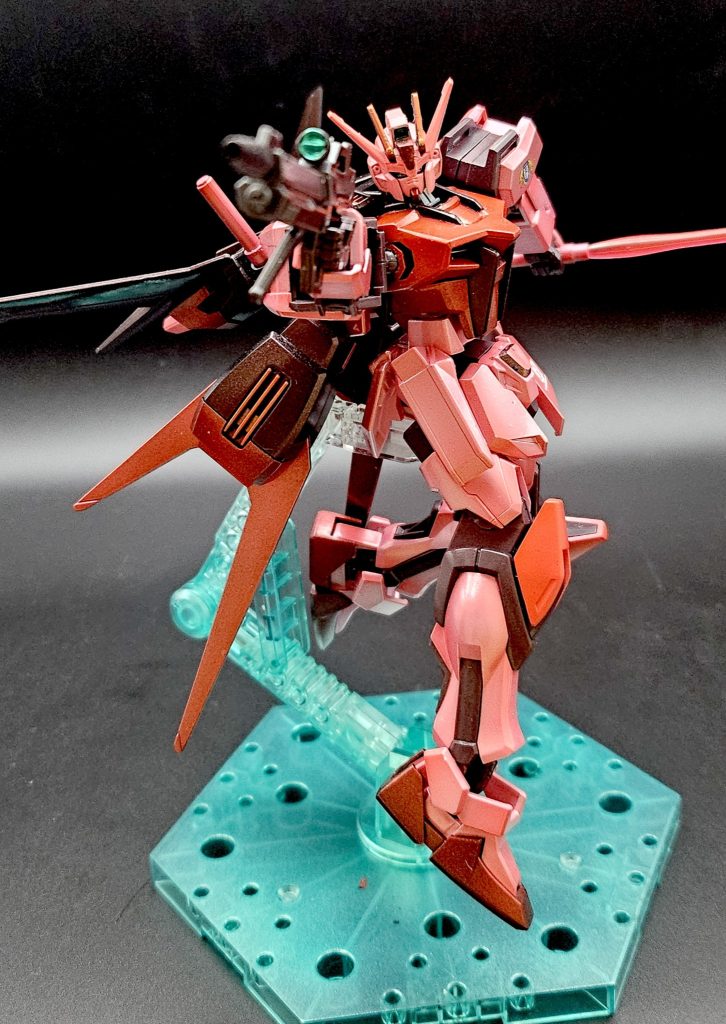 ついでにベースもメタリックグリーンで塗ってみました。