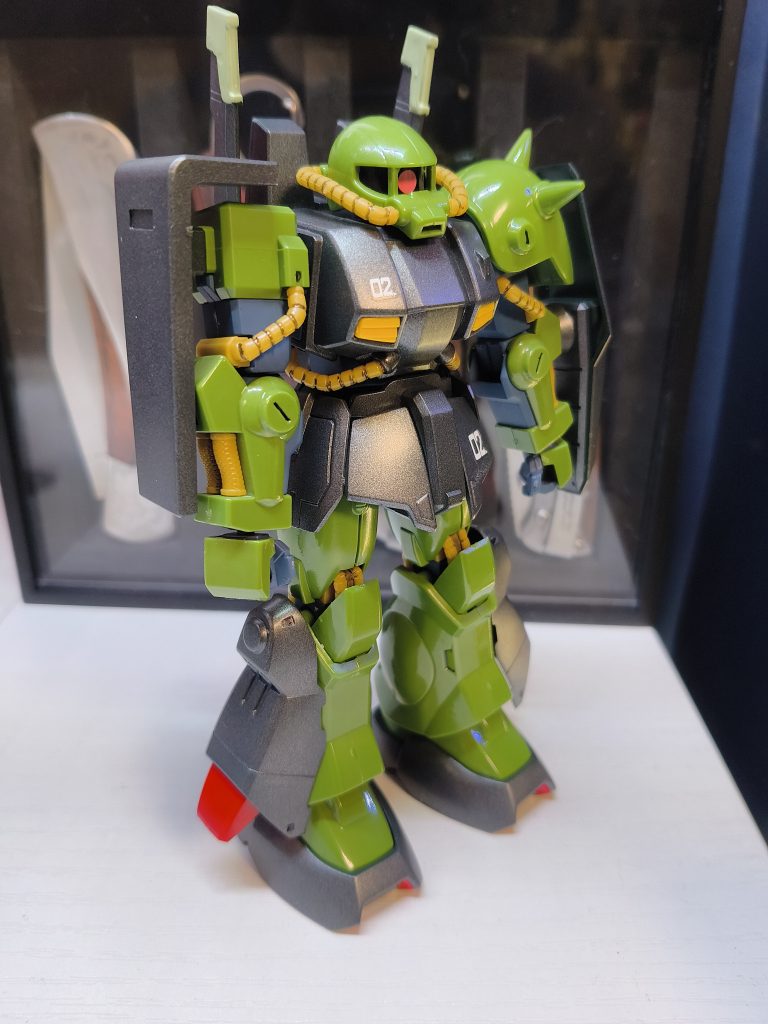 右と左にシールド左のシールドは連邦のエゴが見え隠れしてる気がするのは私だけでしょうか？