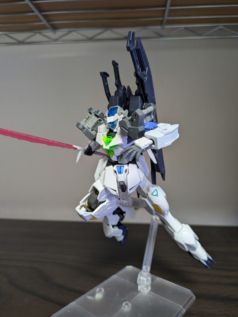 ビームサーベル汎用装備のものと全く同じ。腰部装甲に一本ずつマウントされている。