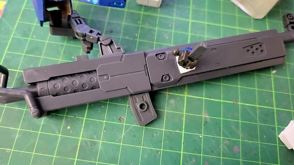 メイン武器はコトブキヤのウェポンをベースに作成