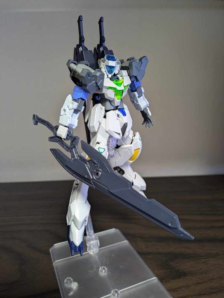 ヒートホーク刃を赤熱化させることが出来る斧状の実体武器。ヒートブレード刃を赤熱化させることが出来る長剣状の実体武器。バスターブレードヒートホークとヒートブレードを合体させた武器。刃を赤熱化させることが出来る実体大剣。