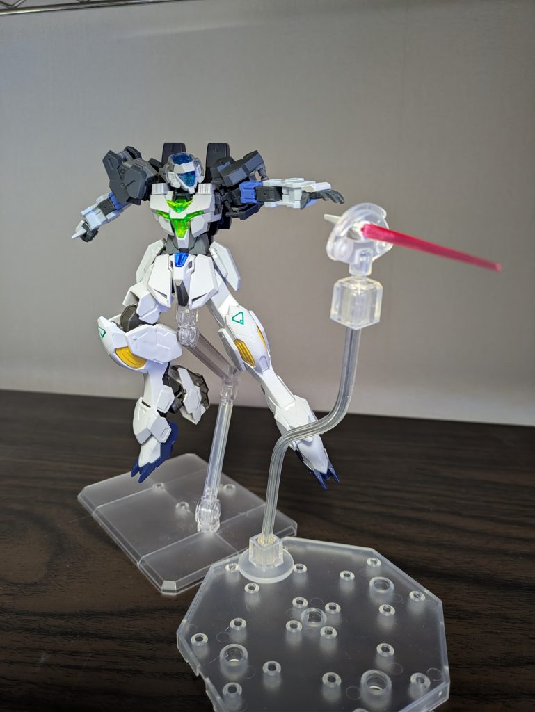 ビームダガー機体背部にマウントされている小型のビームサーベル。投擲による牽制等に使われる。という感じです。次回はバルディス(先行量産型、基本装備)です。ご覧いただきありがとうございました!