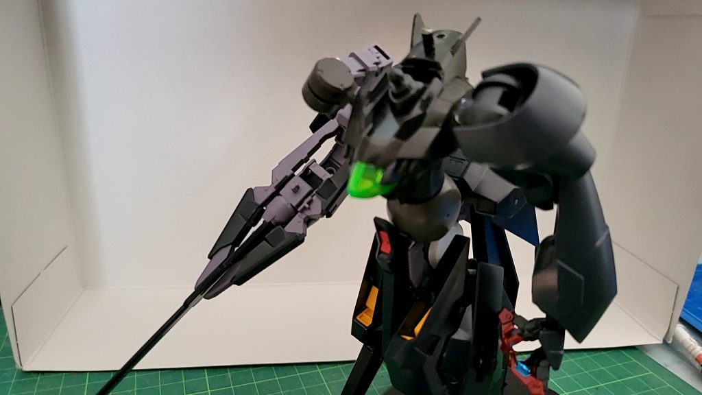 AGクロノスの胴体とウーンドウォートの下半身をブレイディハウンドのドラムフレームでつなぎ右腕はウーンドウォートの武器左腕はアメインゴースト