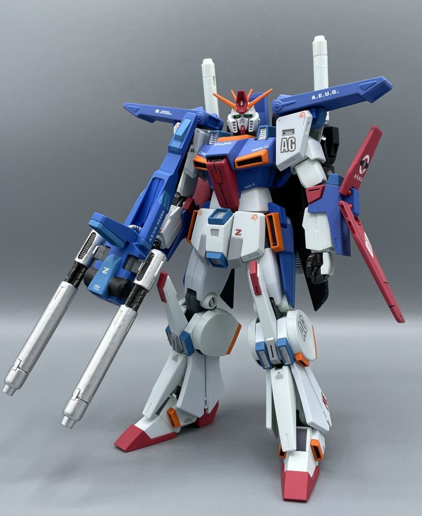 MSZ-010 ZZ GUNDAM　エゥーゴのZプロジェクトの一環として開発された試作型可変MS、ZZガンダム。パイロットはジュドー・アーシタです。　エゥーゴのアーガマ部隊において、Zガンダム・百式・ガンダムMk-Ⅱと共にガンダムチームを組織して闘いました。