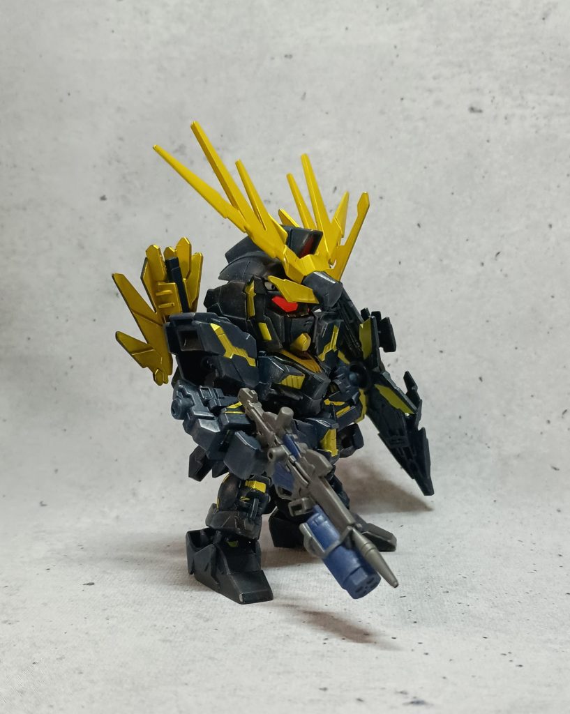 バンシィだけでは寂しいのでユニコーンとシナンジュも積んであるのですが・・・メンドクサイｗ