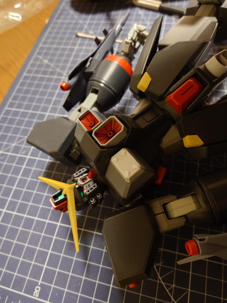 投稿20回目記念デストロイガンダム(修復中ver)–3枚目/制作者:@asaimax
