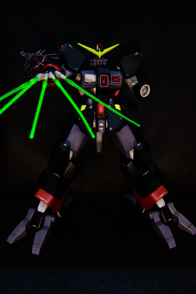 マスキングテープの保持力弱くて胸の板が・・