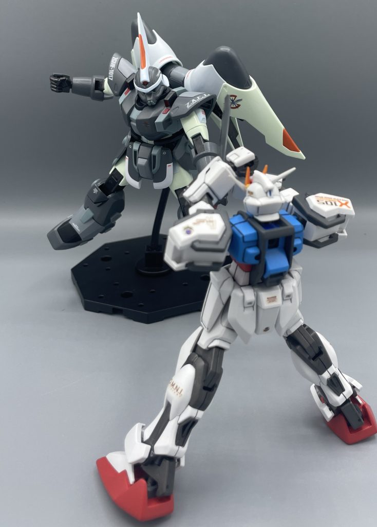 　以上、モビル・ジンの紹介でした。２月１４日がキャンプラ投稿日の土曜日であることから、「血のバレンタイン」を象徴するＭＳということで、ジンをセレクトしてみました。　古いキットではあるので、可動域は狭くダイナミックなポーズ付けは厳しいですが、造形・プレイバリューも良く、満足感のあるキットかなと思います。何気に色分けなどもGreat!! です。　キャンプラは血のバレンタインとか血なまぐさいこと言ってますが、皆様は素敵なバレンタインの夜をお過ごしくださいね🍫✨最後までご覧いただき、ありがとうございました(*'▽')♪♪