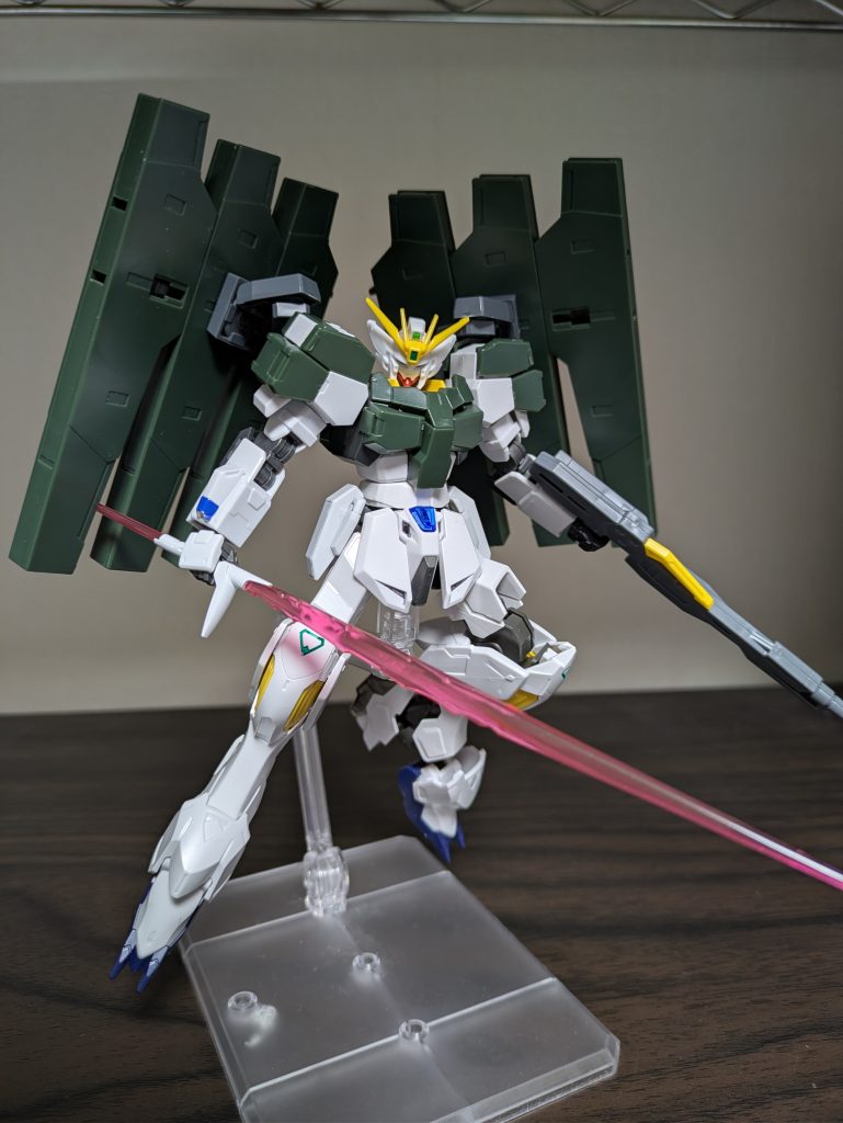 ビームサーベル基本装備や汎用装備のバルディス先行量産型と同じ武装。非使用時は左側の腰部装甲にマウントされている。