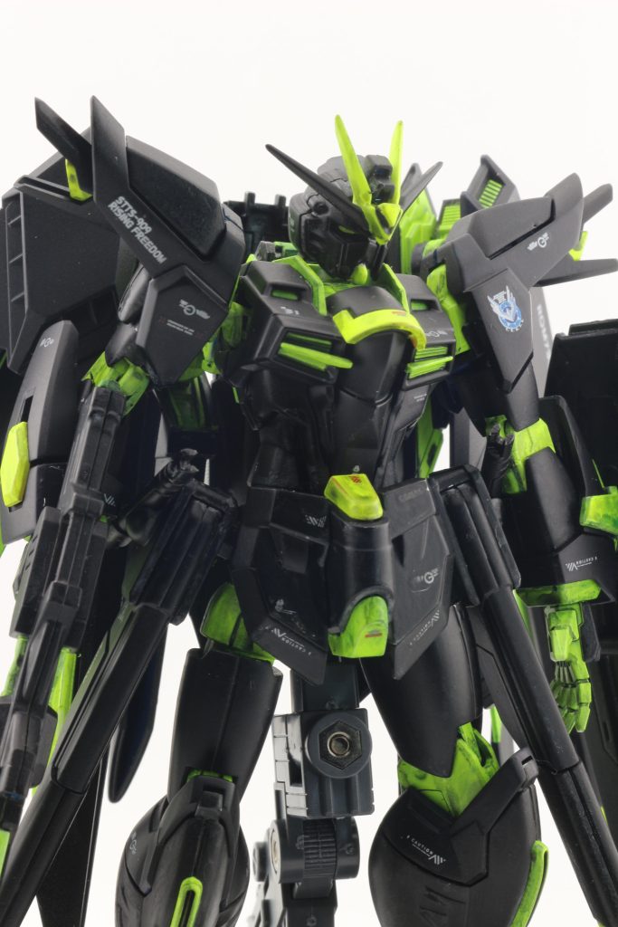 どの娘部分を蛍光イエローにするか考えて作るのプラモ作りの醍醐味と改めて感じられました