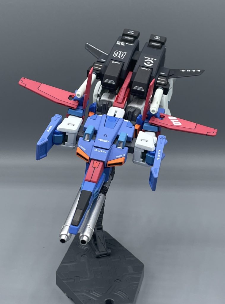 Gフォートレス　ZZガンダムの重戦闘爆撃機形態です。MS形態の分離せずに、そのまま変形することが出来ます。これはHGUCなので、差し替えが必要ですけど、これだけの造形で再現できるなら私は大・大・大満足です！かがくのちからってすげー