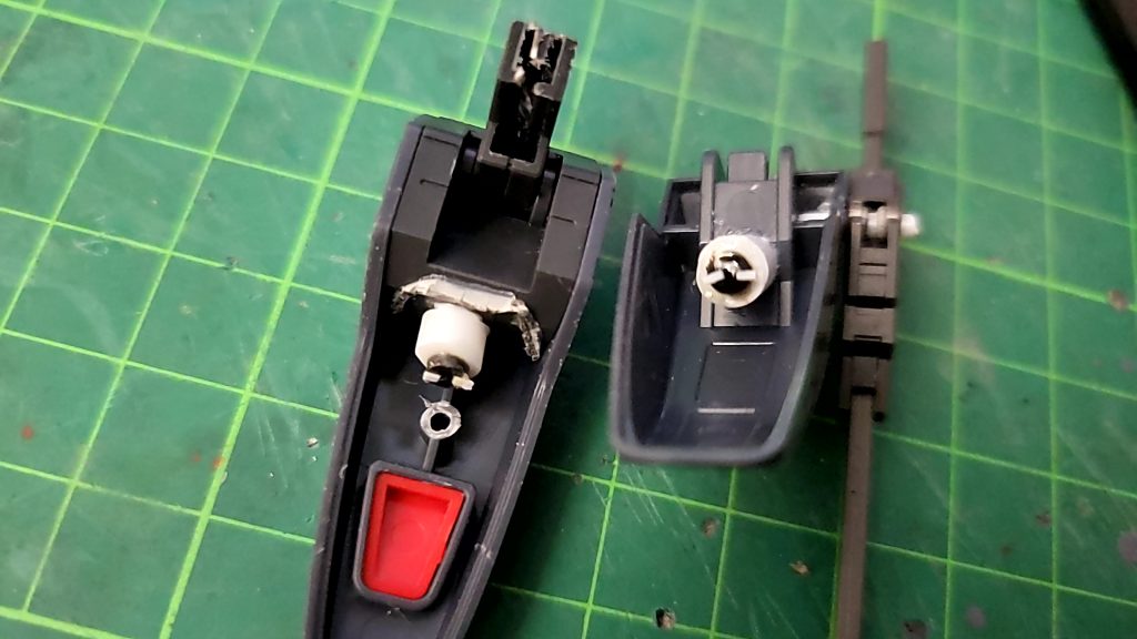 サバーニャを参考にバックパック内部にスラスターを制作