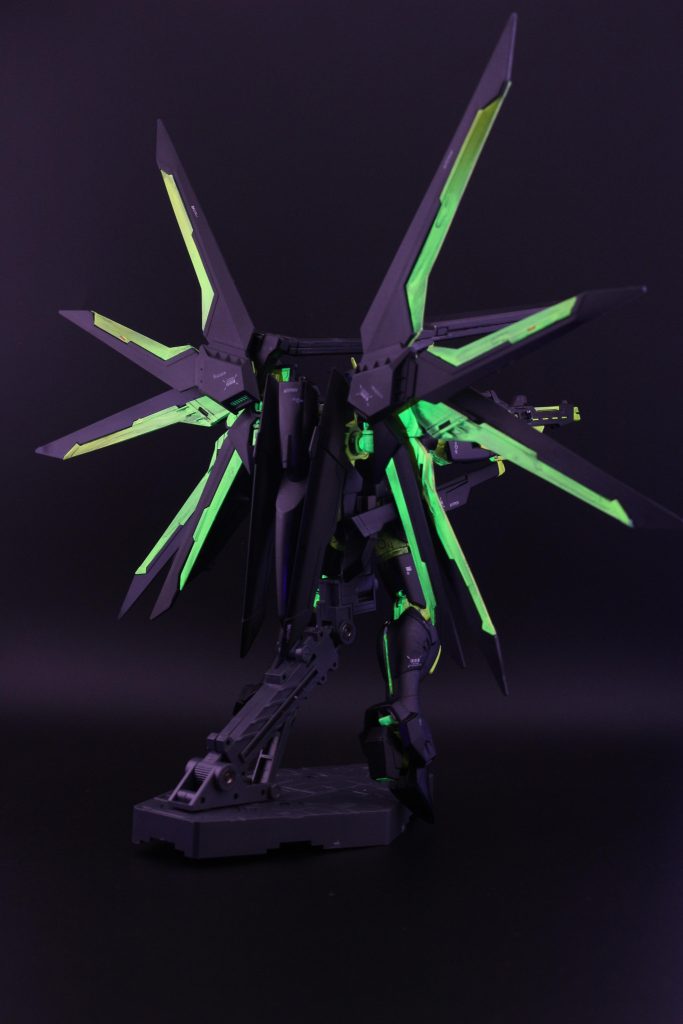 黒をも隠蔽率が高いからとサフをつかわずにいたら結局厚塗りになってしまいました。