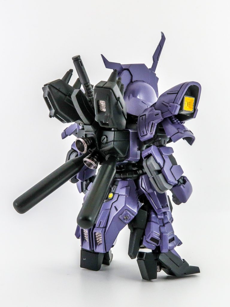 バーニアやプロペラントタンクは市販のパーツに置き換えています。腕のバタフライエッジも再現しました。