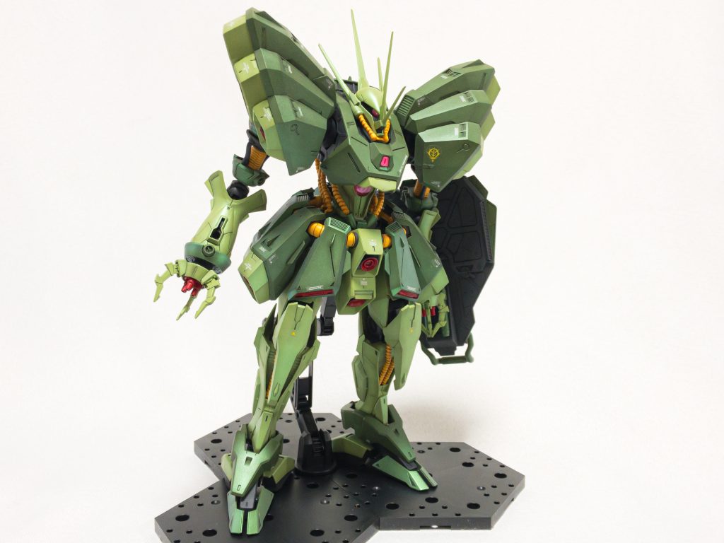 盾が重くて肩が…。