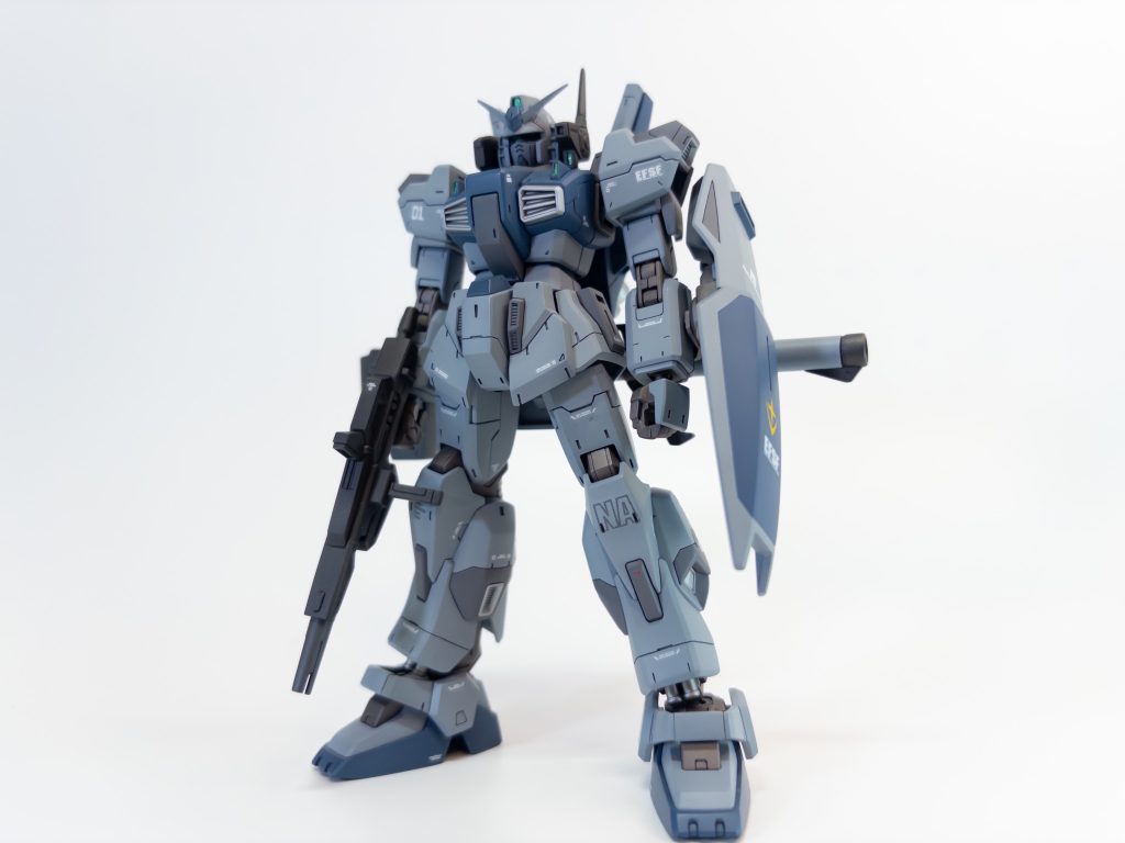 特に改造した様な点は無く、スジ彫りを追加した程度です。