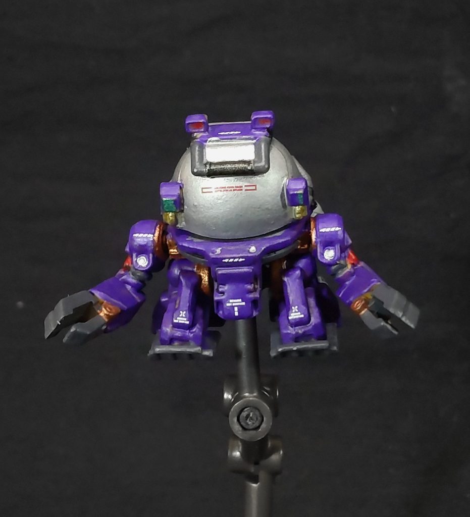 こちらがwith Tの&nbsp;TOLRO800 トルロ社製800型(通称トロハチ)&nbsp;with Tの『T』 は、TOLROの『T』です😁。制作ストーリーでも紹介したガシャポン戦士DASHのトロハチです😄。制作ストーリーからベースジャパーに合わせて色を変更、デカールも貼っています。ベースジャパーの作業員A