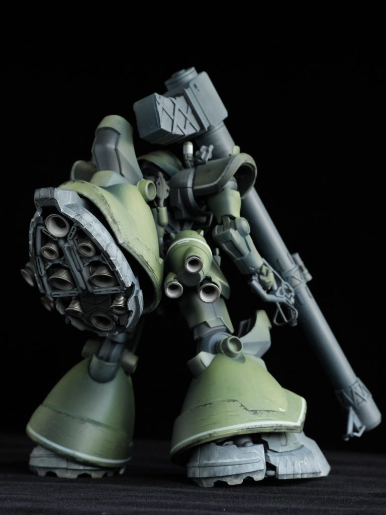 三つ足ドム–2枚目/制作者：cat00128