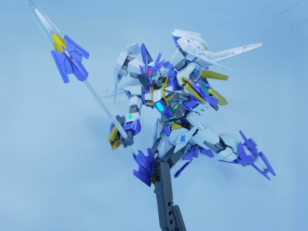 格闘戦をしているようなポーズにしたかった…w