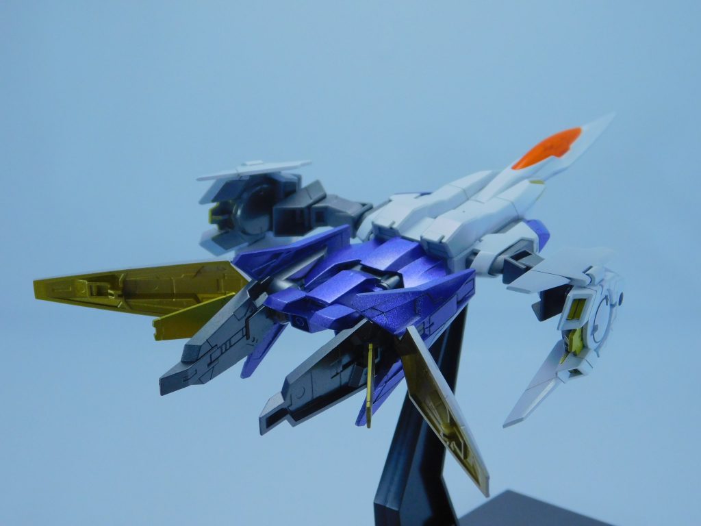 後ろのスラスターはもちろん開閉可能。緊急時以外は基本的に閉じています。