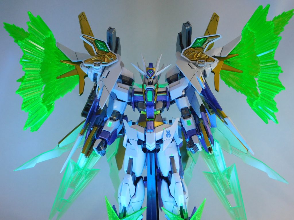 【トランザム・エタニティ発動状態】GNヘキサドライヴシステムを利用したトランザム形態。エフェクトましましなので、クッソ重い。