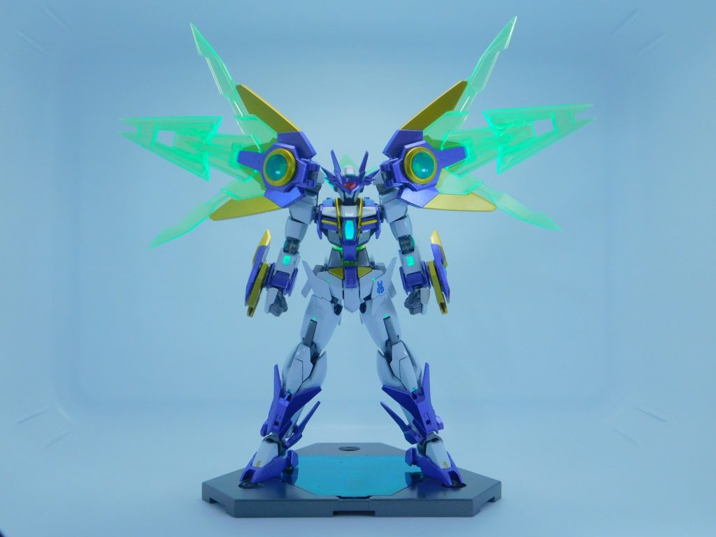 【アークドライヴ全面展開】エネルギーフィールドを展開しての特攻や敵の攻撃をフィールドで防ぐなど、攻防一体の状態。