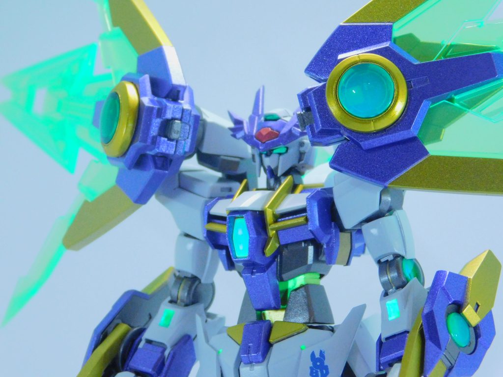 【前面展開アップ】コーン状のGNドライヴはRGダブルオークアンタの足についているGNコンデンサーを改造して置き換えました。結構お気に入り。