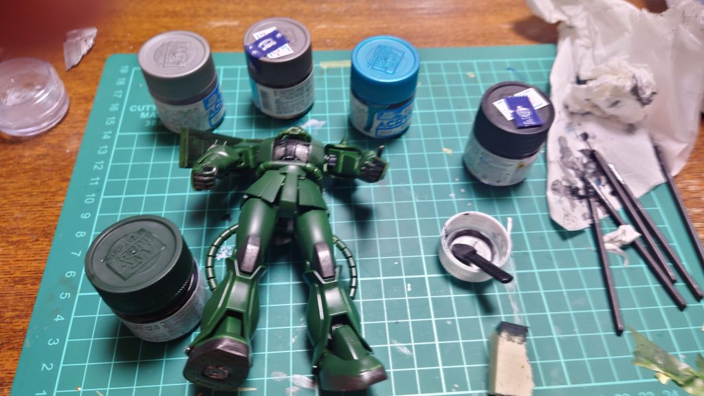 今回はシルバーを始め５色を調合したりで作成