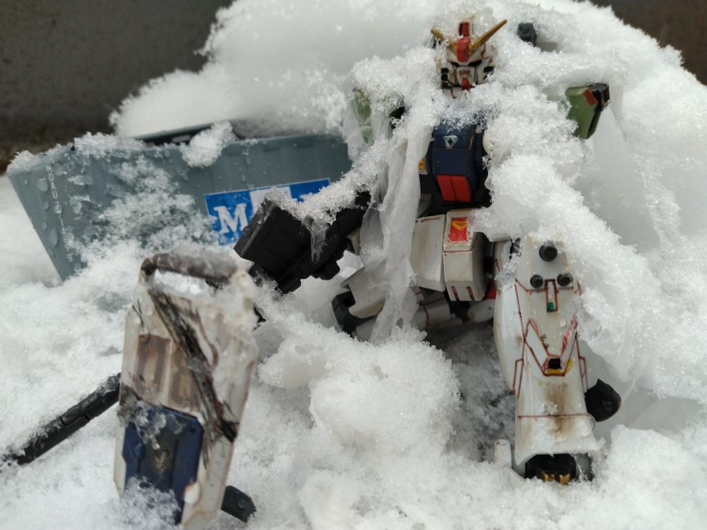 こちら、敵機の姿未だ無し…オーバー