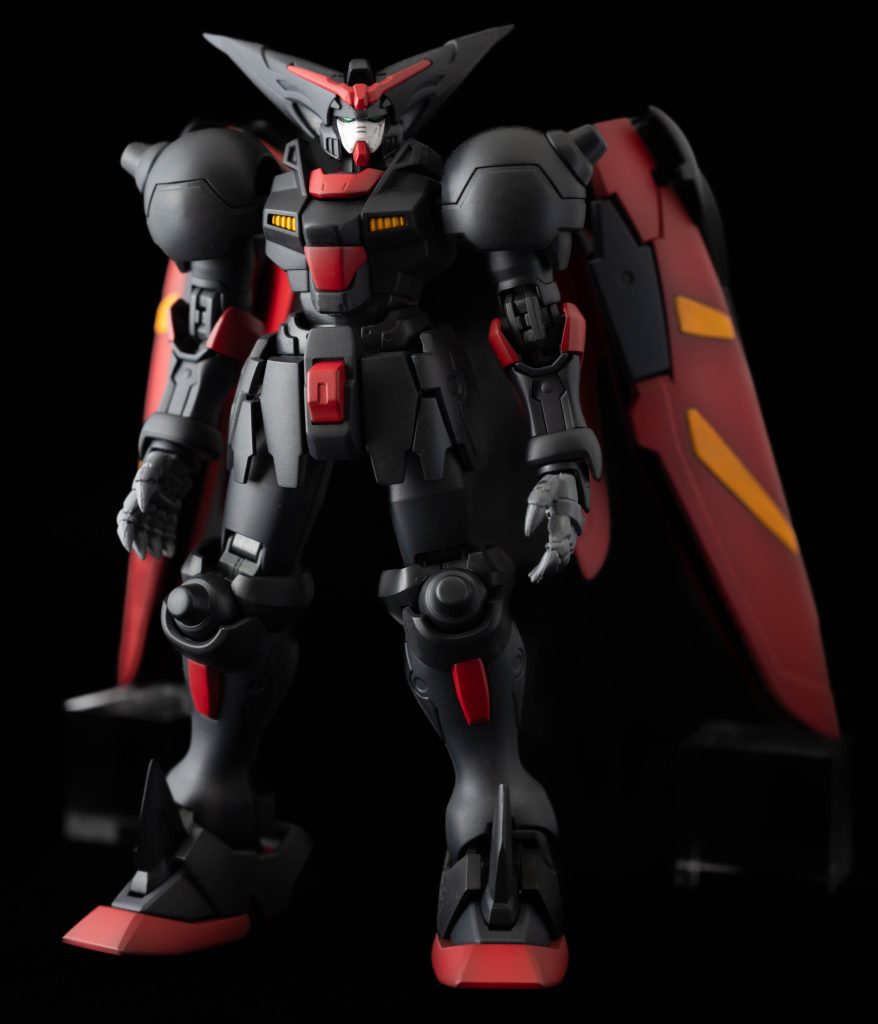 エアブラシを買って二つ目の制作です。塗装に慣れてきたのでMGに挑戦してみました。今回は自分にとって挑戦すべき点が多いキットでした。ABS（関節）への塗装、一部パーツ（ウイング）の形状変更、エッジだし、パーツの補修、調色など、できることが増えた一品となりました。今後は、（必要なら）プロポーションの変更、デカール、スジボリが課題となりそうです。また、モチベーション維持のため、制作工数を削減することも課題ですね。