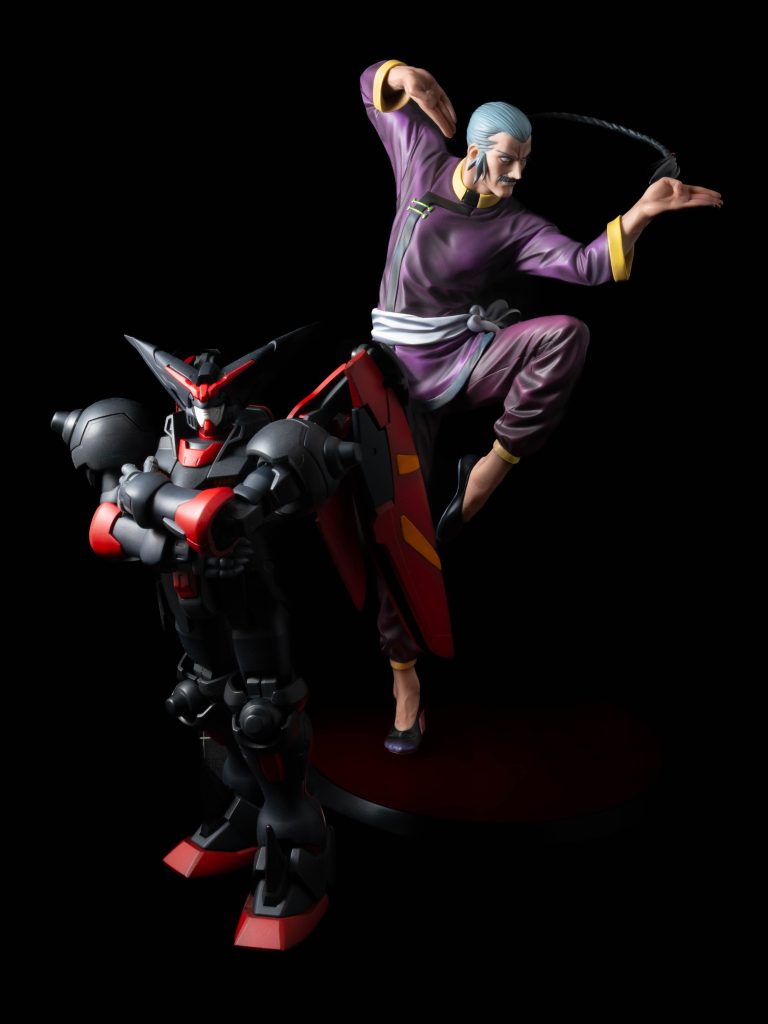 制作動機でもあった、マスターアジアとのツーショットです。MG相手でもフィギュアは大きいですね笑いざ完成させて並べると笑みがこぼれました。頑張って作ってよかったと思えるキットでした。途中でも書きましたが、色は本当に良かったと思います。投稿理由も色を見てほしかったからです。今後もマイペースに作っていきます。見に来ていただいてありがとうございました！！