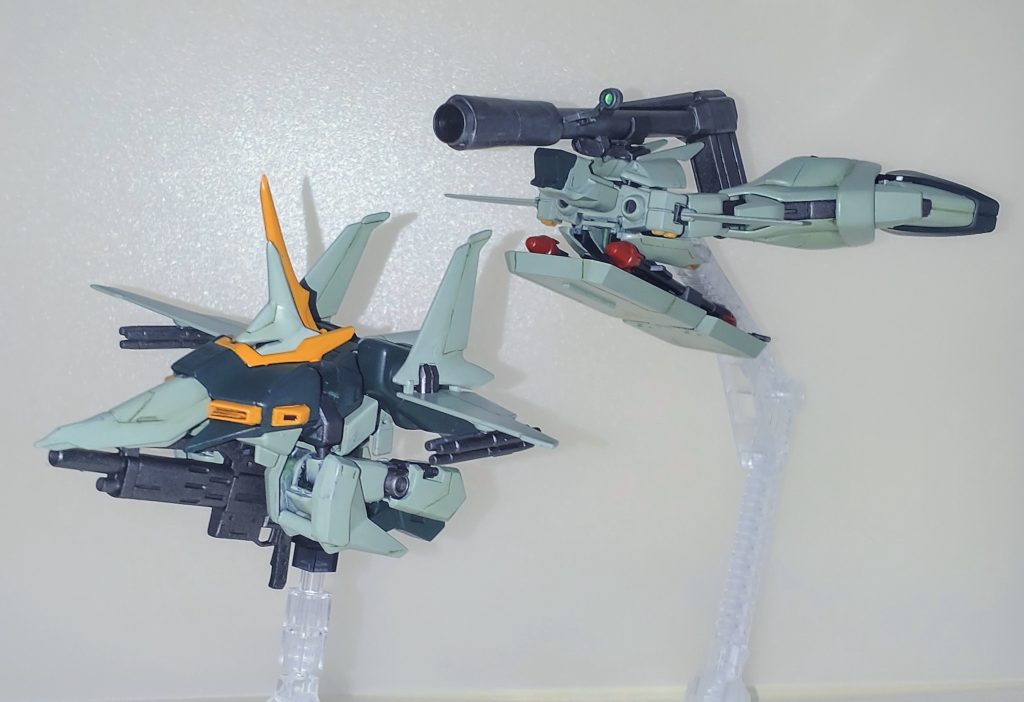 分離形態B。バウ・アタッカーへのライフルの接続を磁石式にしました。ギラ・ドーガのシールドは専用の接続パーツでバウ・ナッター側に変更しています。バズーカと相まり攻防一体になったことで撃ち落とされる心配も無くなりました😄