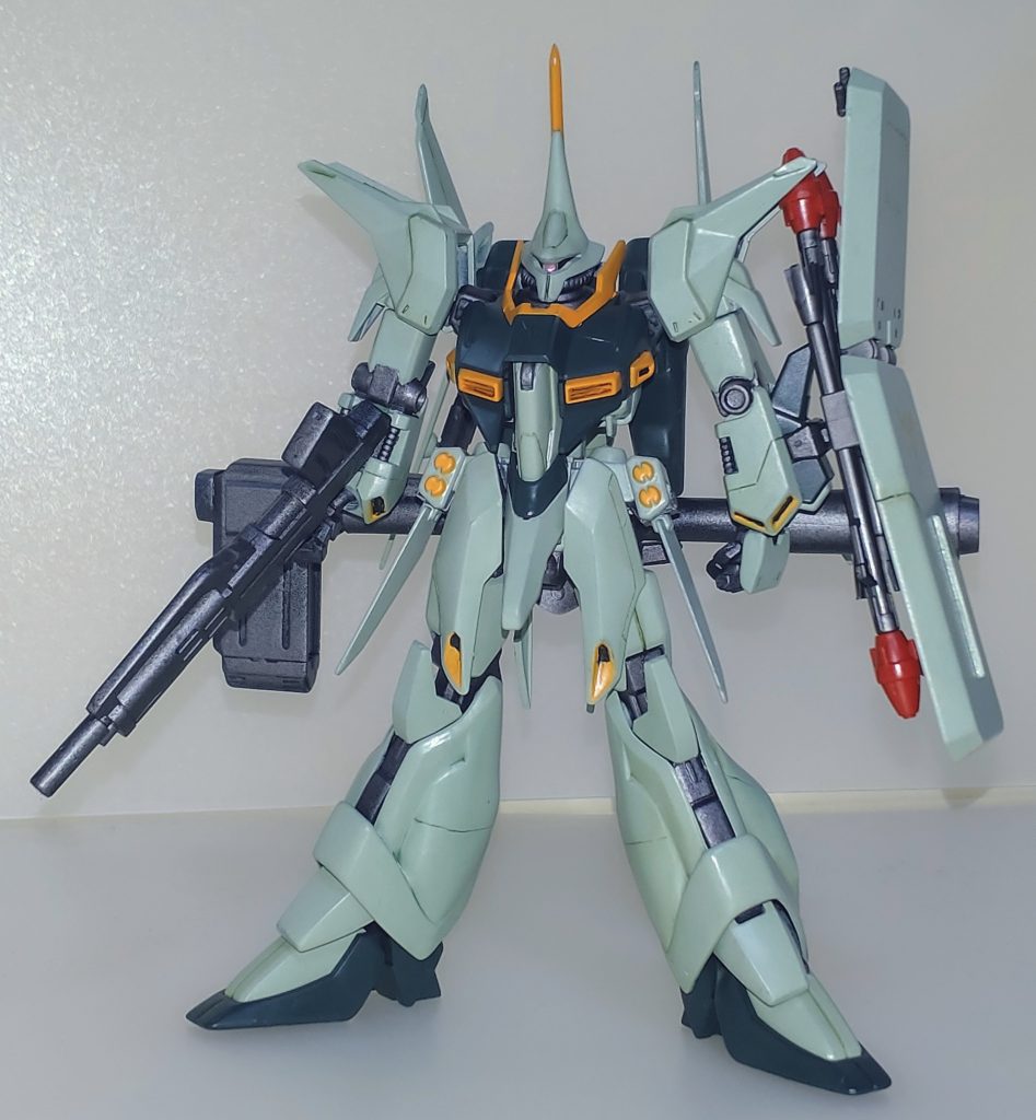 フル装備B。本編後シャア率いる新生ネオジオンに参加したという脳内設定で。一応袖付き仕様・リバウに繋がるまでの過程でプランの候補としてあったかもと想像しながら装備してみました。