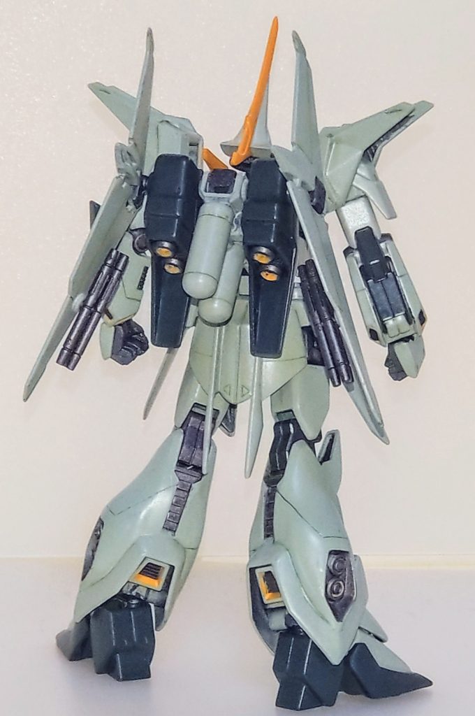 背面。いつも通り可動部分のアップデートと武装類の追加がメインです。 量産機ですが今回はアリアスが搭乗した機体を想定してZZ本編後の彼の機体を妄想全開で製作しました😄