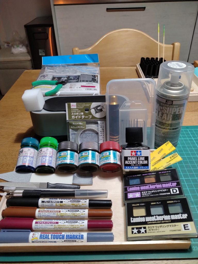 作成手順など表面処理、加工（やすり掛け、洗浄、合わせ目消し、スジ彫り）塗装（資料を元に塗り分け、スミ入れ）保護（半光沢でトップコート）