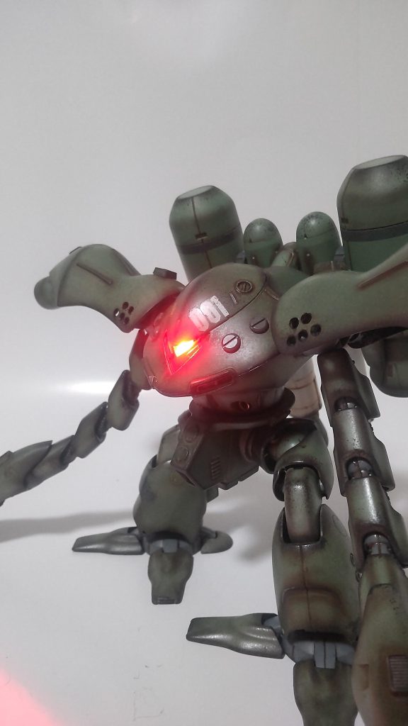 兼ねてよりちゃんとこしらえてみたかったハイゴッグを、年末年始を利用してゴリゴリっとこしらえました。ついでにミライト仕込んでモノアイ発光させてます。ジオン水泳部の異形のエース( 異論は認めますw)はやはりカッコイイ…!