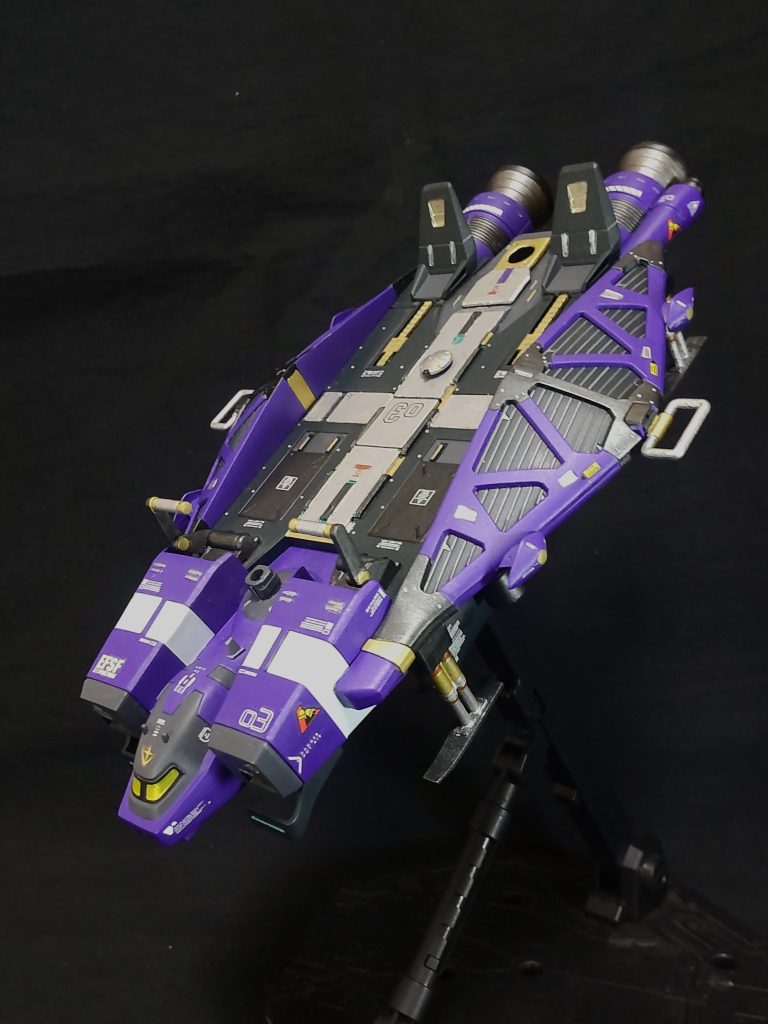 89式ベースジャパー、カラーリングは、νガンダムを乗せる前提でパープルメインに塗り替えました😄。合わせ目は、消すところは消して残すところは残してます。