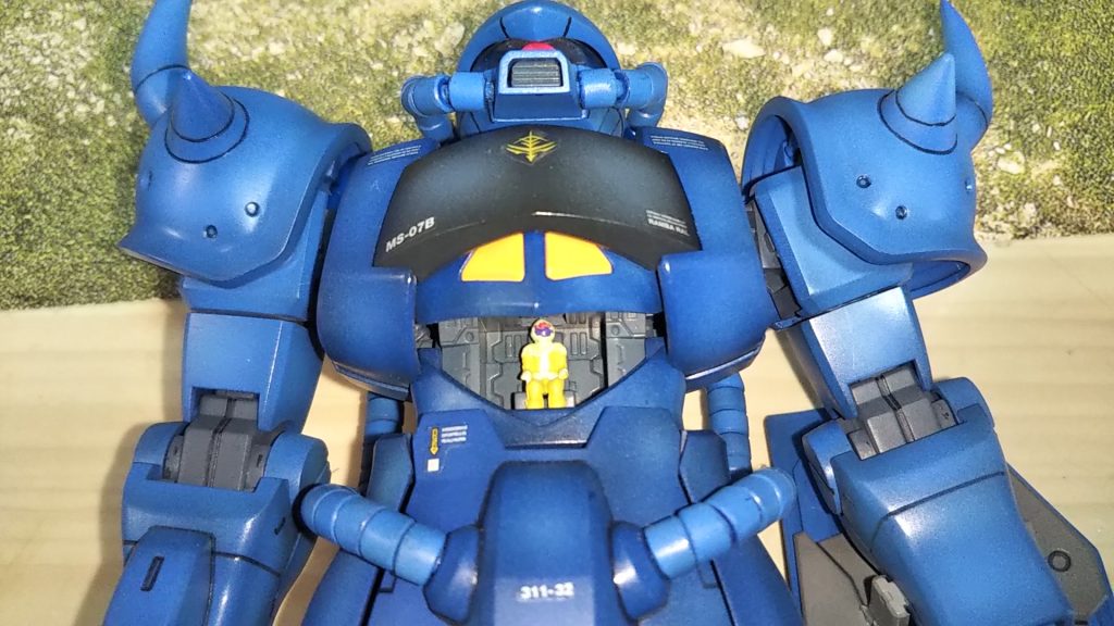 このキットにはパイロットのランバ・ラル大尉がついています💦（外キットから転用）