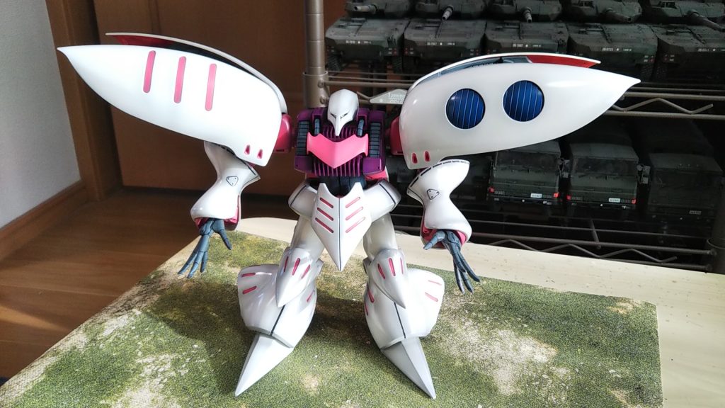 正面、いつものグラデーション処置とパール吹きつけと光沢スプレーで仕上げております✨クリア仕上げて苦手です💦