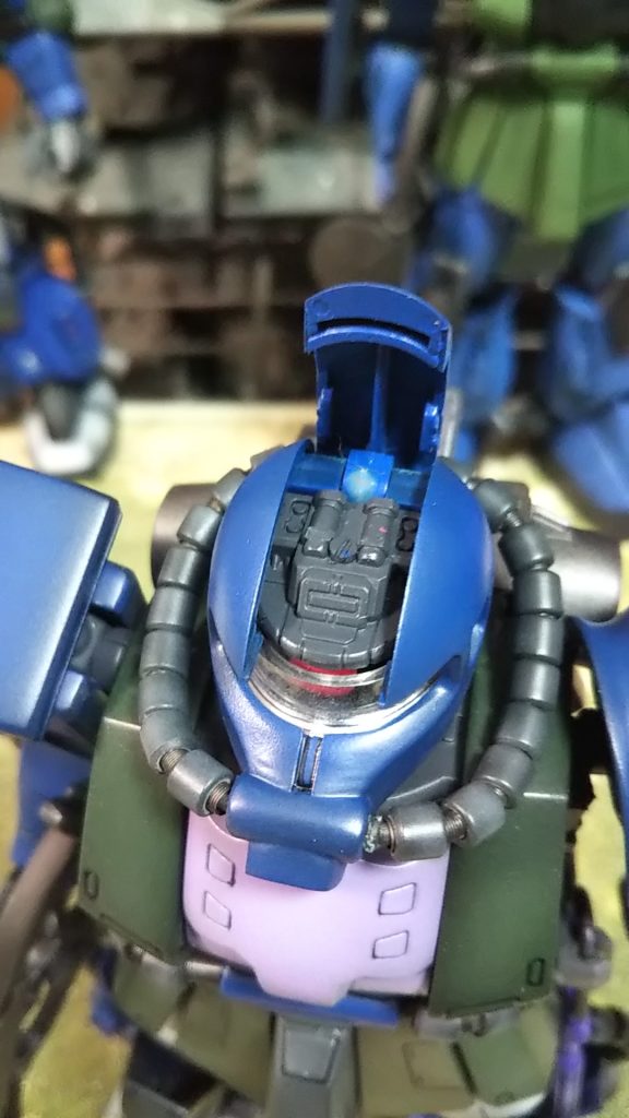 モノアイはドライバー出グリグリ回す仕様に改造💦